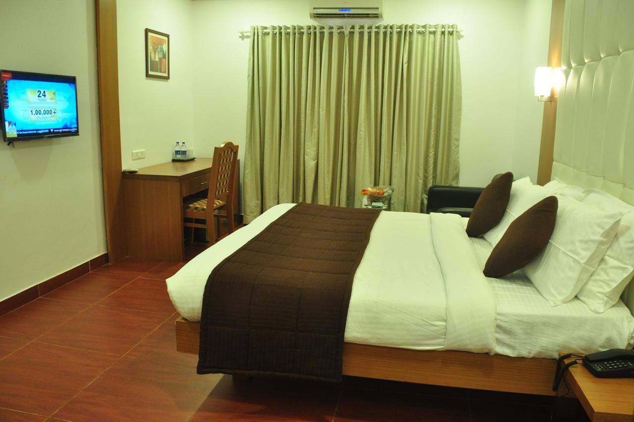 Broadbean Hotel Tellicherry ภายนอก รูปภาพ